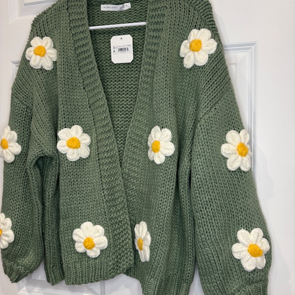 Altar'd State Sage Green Daisy Floral Chunky Knit Cardigan Sweater Size Medium - Picture 3 of 6